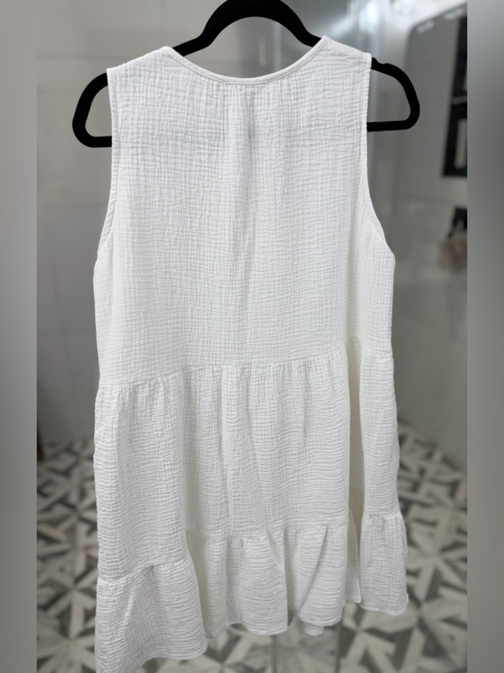 C&C California White Textured Sleeveless Tiered Dress - Picture 4 of 4